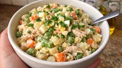 Salada russa de frango cremosa: a receita prática que fica ainda melhor no dia seguinte